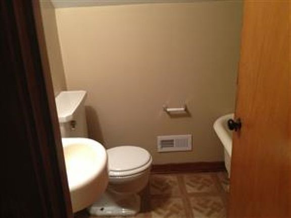 2nd image of 220 Glendora Ave