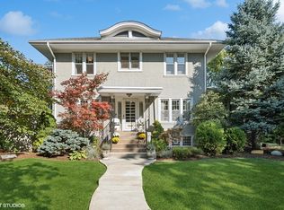 402 Iowa St, Oak Park, IL