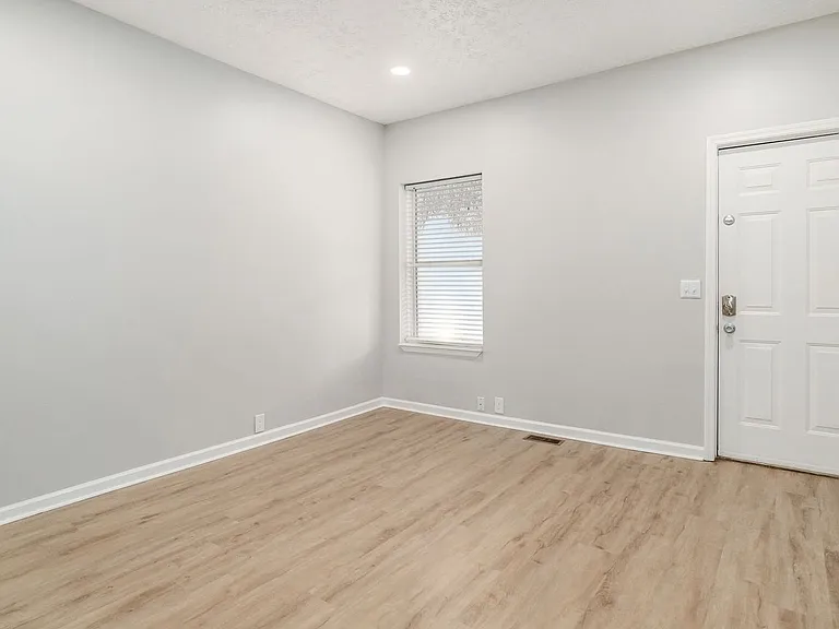 416 E Mithoff St — Photo 6