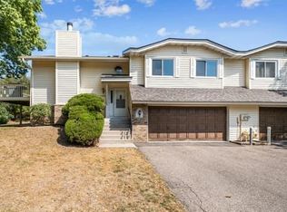 1040 Aston Cir, Burnsville, MN 55337