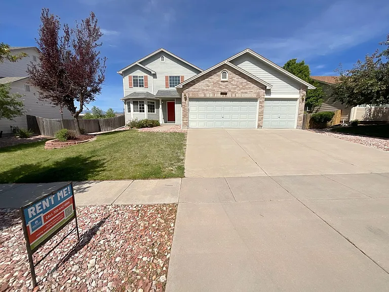6112 Chivalry Dr — Photo 2