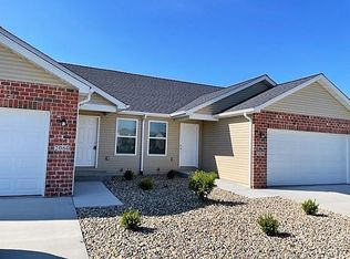 2060 Huntmaster Dr, Belleville, IL