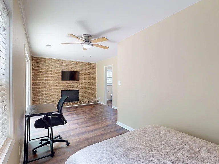 2897 Leisure Woods Ln — Photo 4