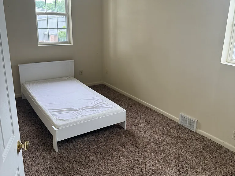 2136 W Pike St #4 — Photo 3