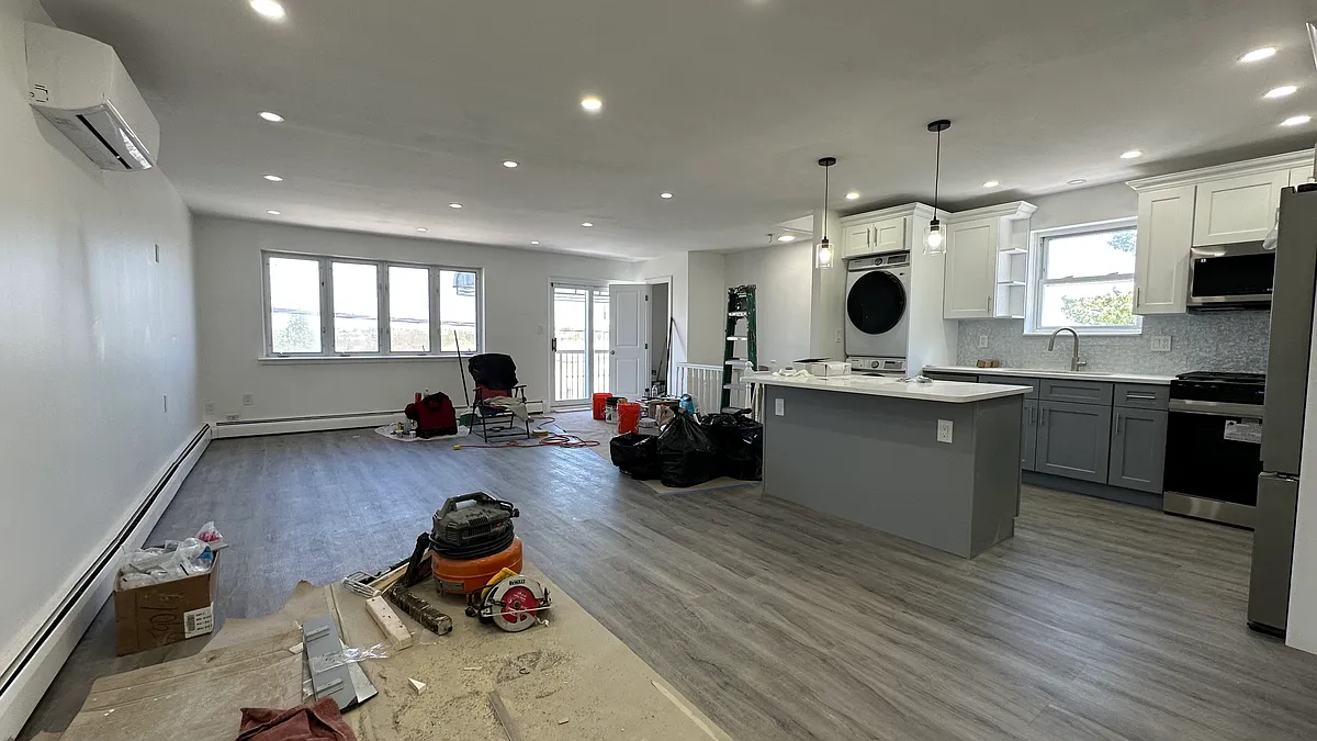 Building Photo - 1294 Bergen Ave #2