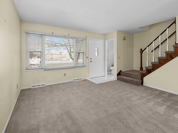 4th image of 2130 E 38th St