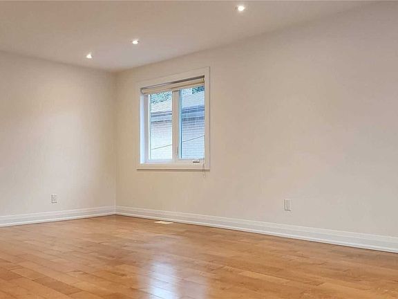 3rd image of 19 Ridgemount Rd