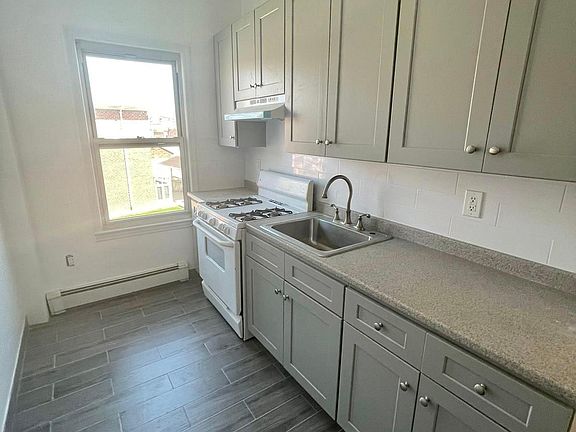 2nd image of 5995 58th Ave Floor 2