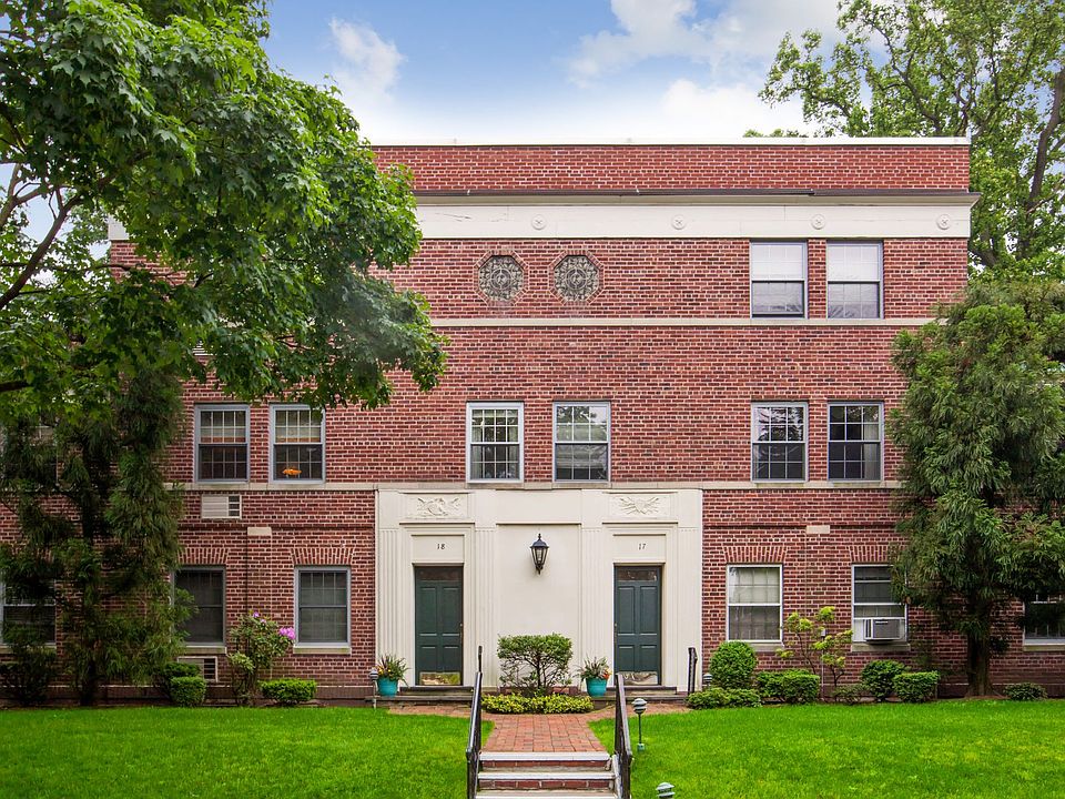 1st image of 18 Alden Pl #2C