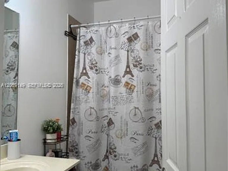 11302 NW 88th Ter #Townhouse 11302 — Photo 14