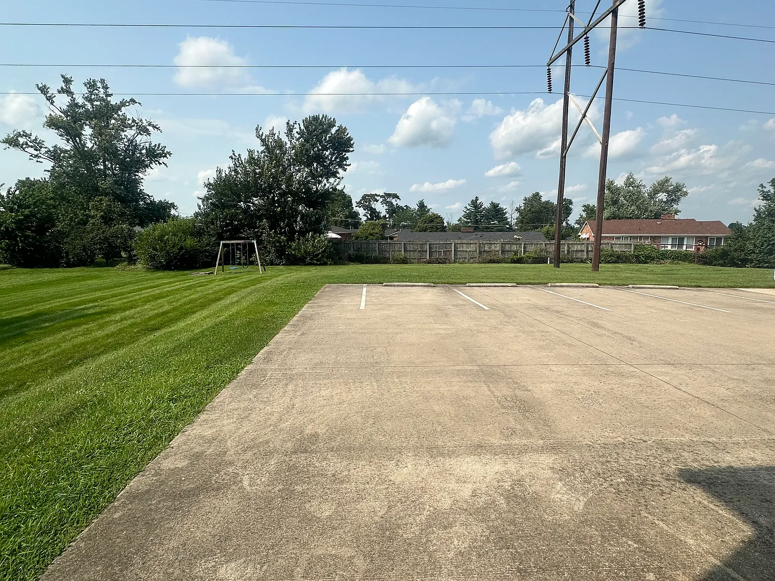3 bed, 2.5 bath, 1400 sqft, $1,400 — Photo 3