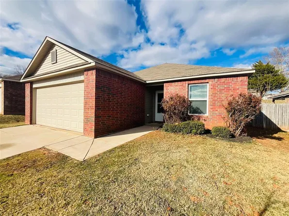 829 Crown Heights Ln, Purcell, OK 73080