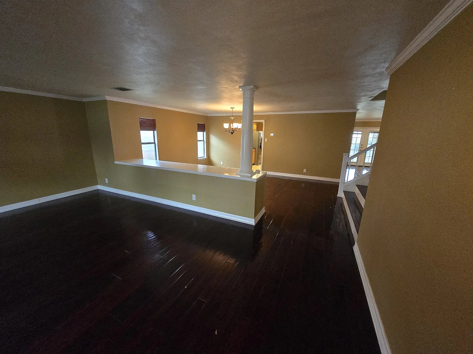 4 bed, 2.5 bath, 3378 sqft, $2,000 — Photo 4