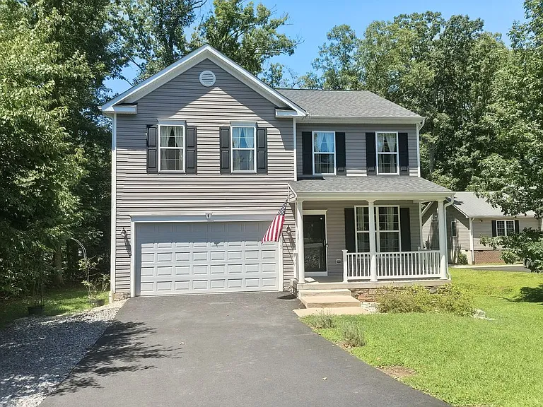 2913 Lakeview Pkwy — Photo 1