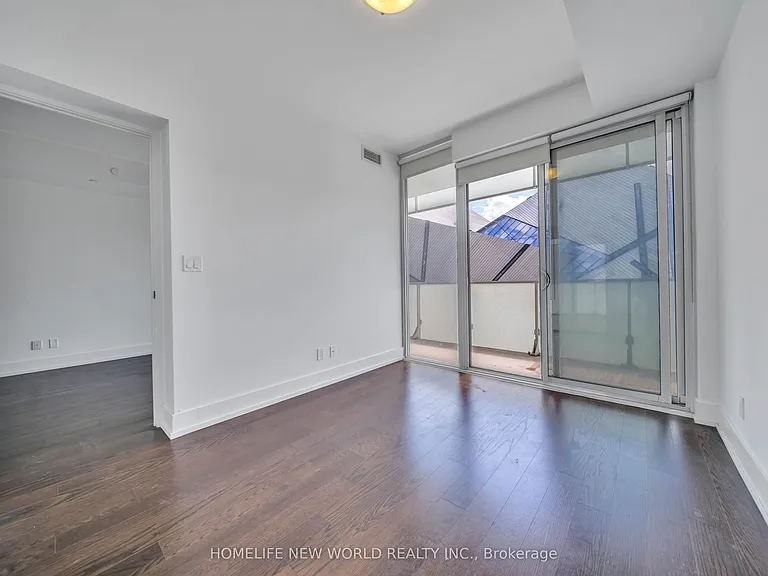 200 Bloor St W #402 — Photo 16
