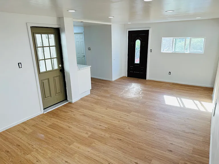 5640 23rd Ave SW #1 — Photo 3