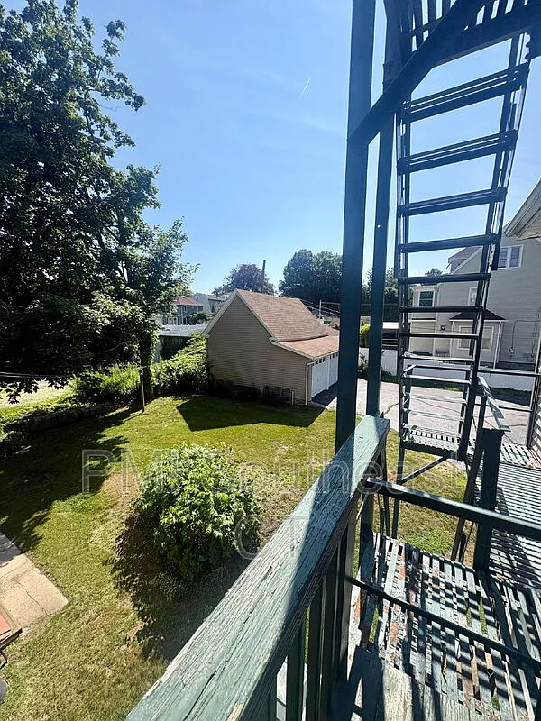 2 bed, 1.0 bath, 1000 sqft, $1,625 — Photo 3