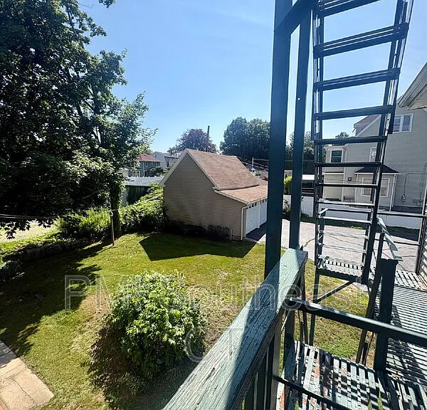 285 Montauk Ave #4 — Photo 5