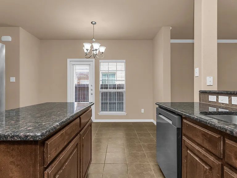 4924 Stray Creek Ln — Photo 16