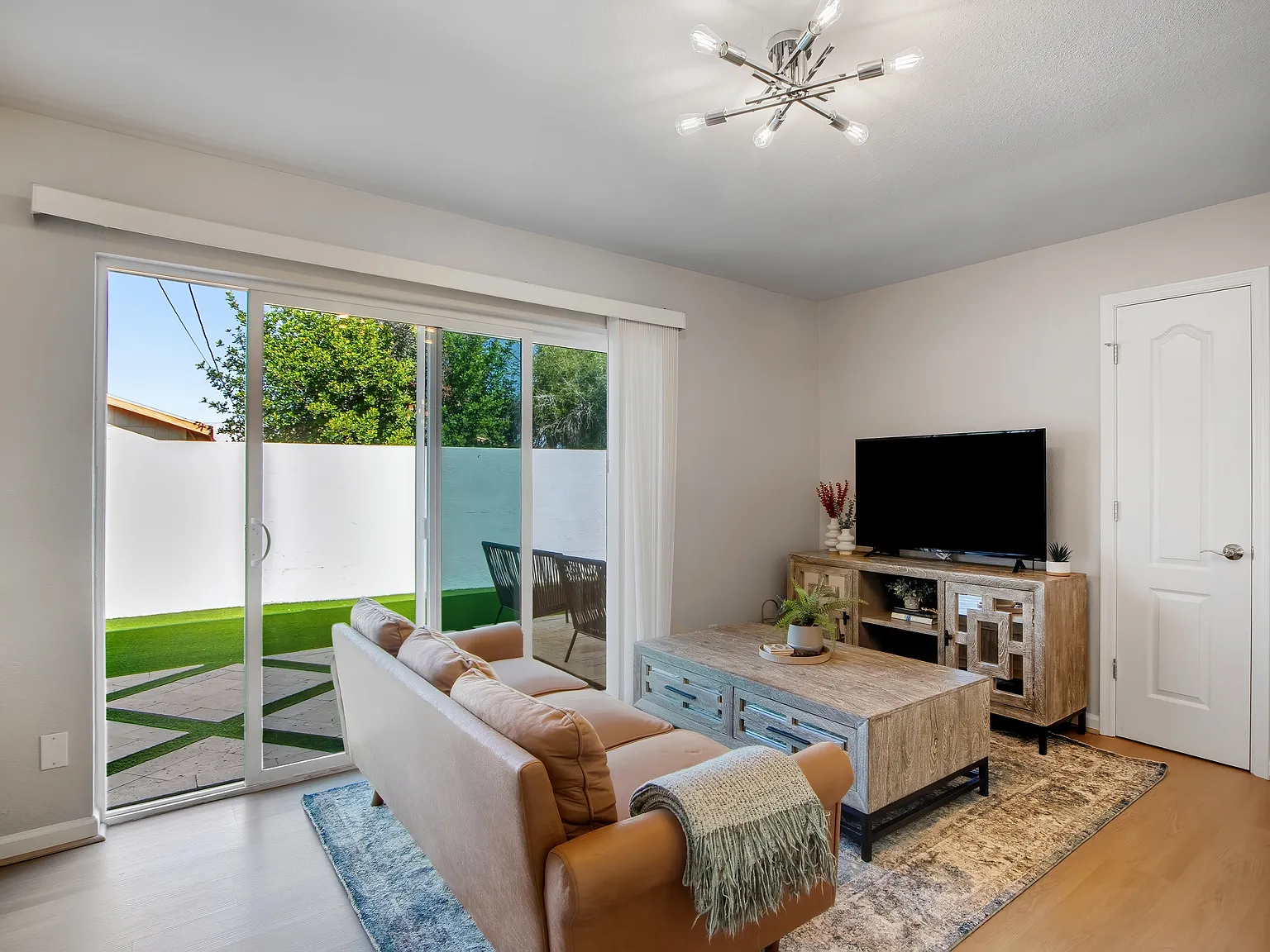 1 bed, 609 sqft, $1,800 — Photo 1