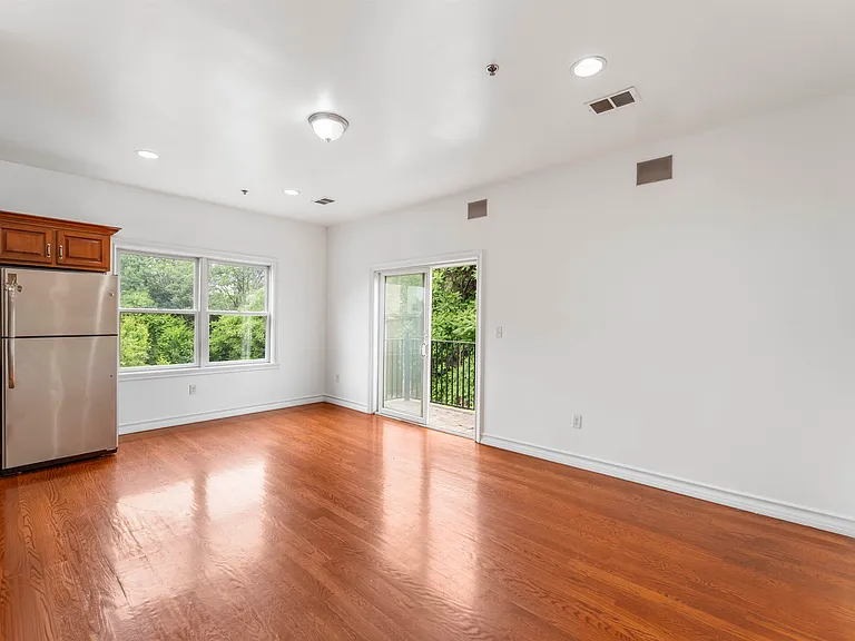 239 Baldwin Ave #3 — Photo 9