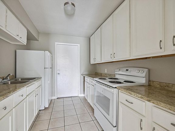 5th image of 5107 Clover St