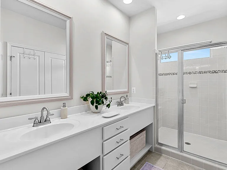 22840 Goldsborough Ter — Photo 29