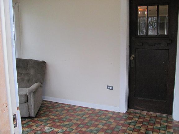 2nd image of 1003 3rd Ave S