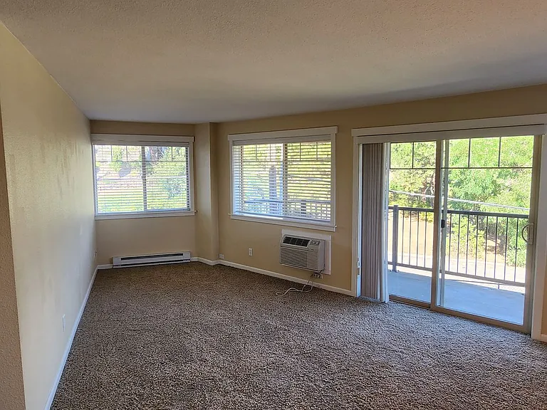 Westridge Apartments — Photo 40