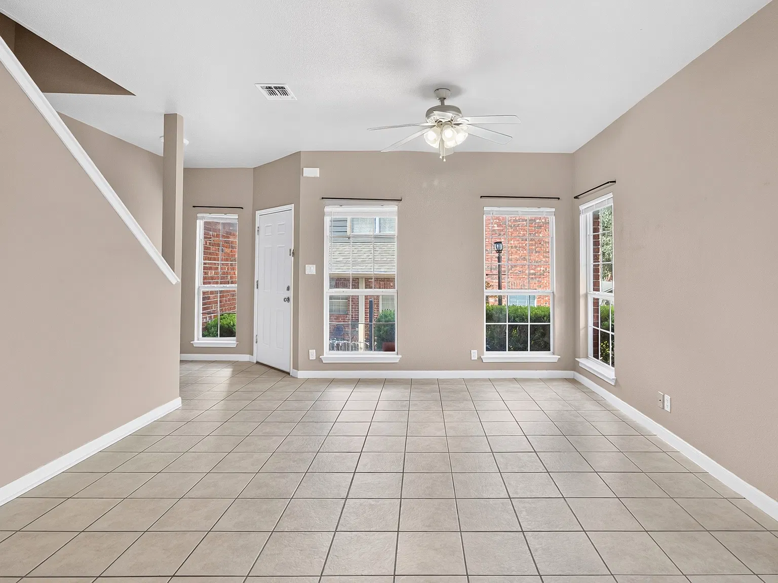 2 bed, 1098 sqft, $1,399 — Photo 2