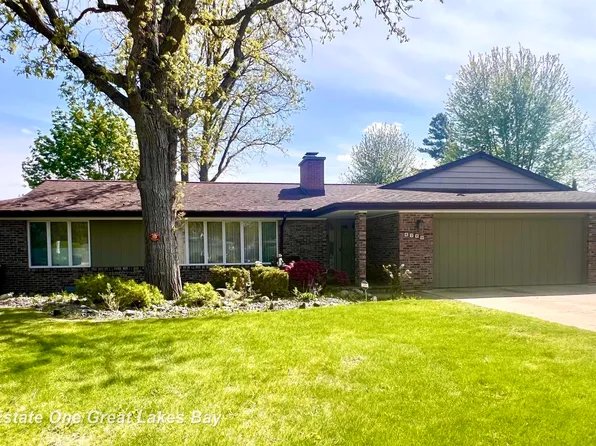 4749 Century Dr, Saginaw, MI 48638