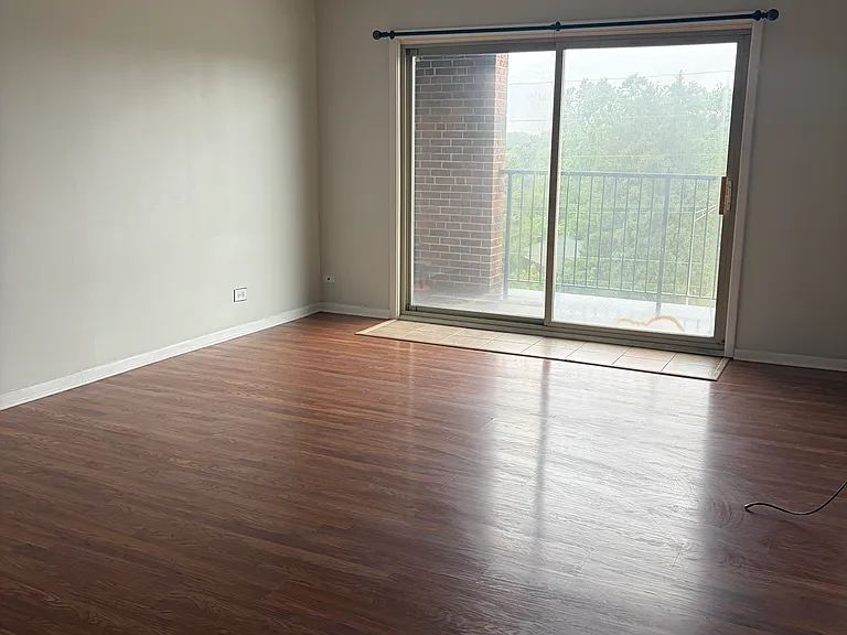 9937 S Cicero Ave #402 — Photo 3