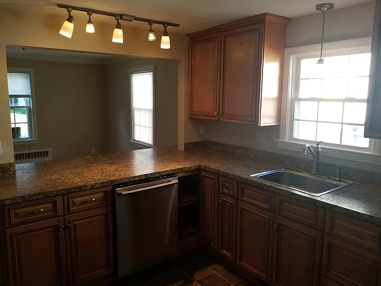 109 Caya Ave — Photo 9