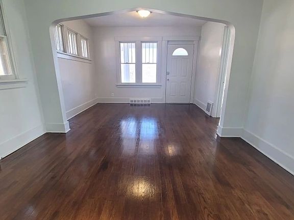 5th image of 4865 Wirt St
