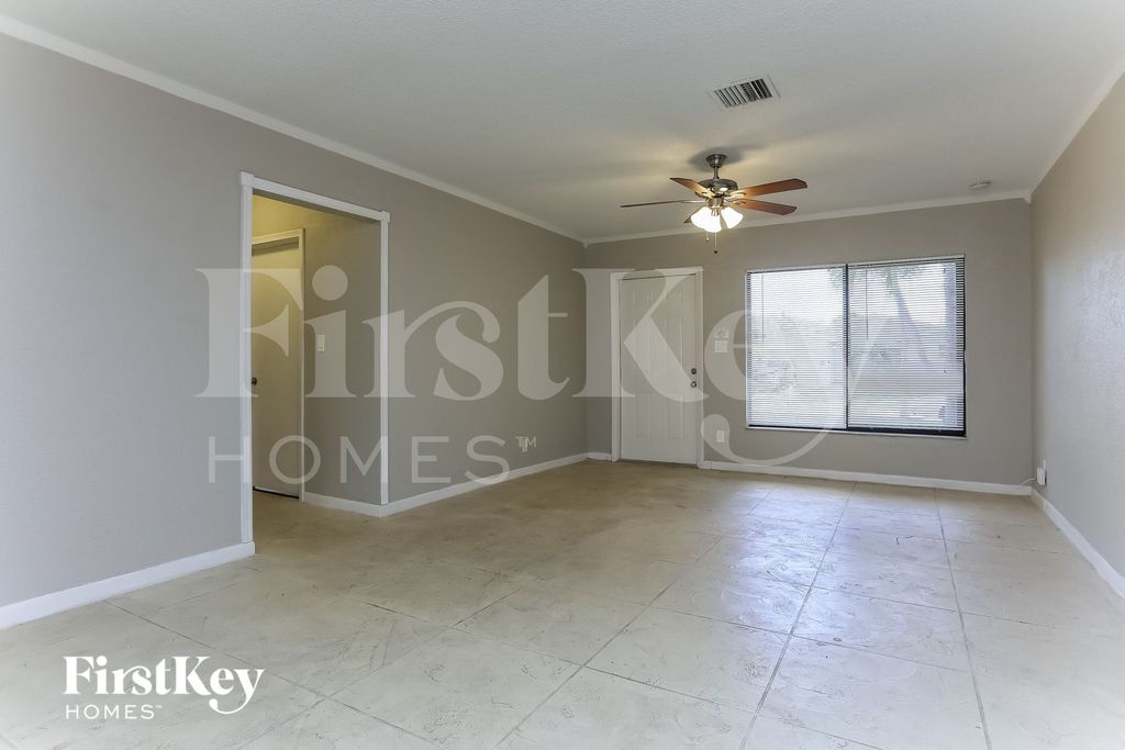 3621 NE 12th Ter, photo 5