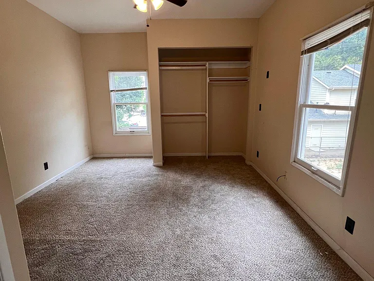 423 T St — Photo 6