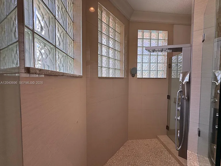 4324 NW 65th Ter — Photo 25