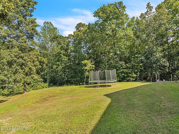 4th image of 328 Ridge Circle Rd