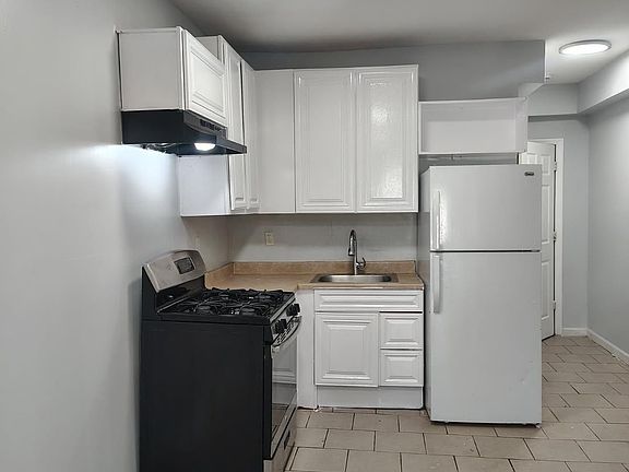 2nd image of 77 Bostwick Ave Floor 2