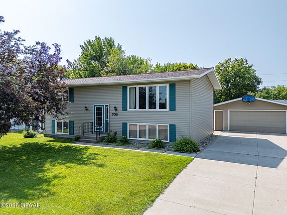2nd image of 708 4th Ave NE