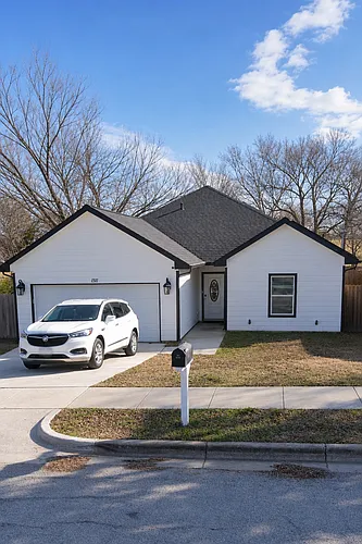 1511 Illinois Ave Photo 1