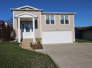 225 Stillbrook Estates Dr, Fenton, MO 63026