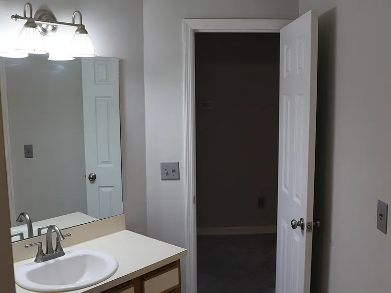 105 E Lakemont Dr — Photo 9