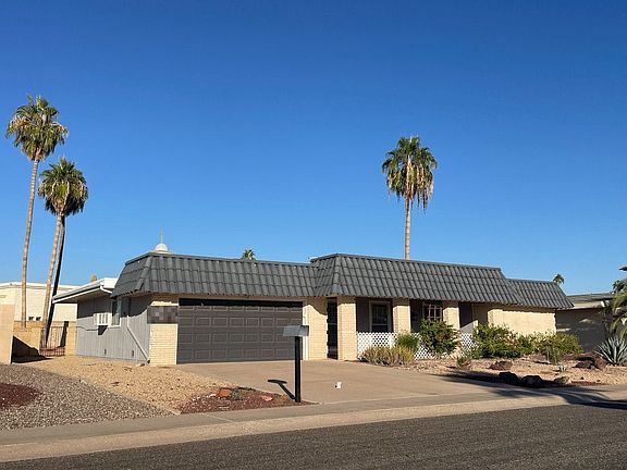 3rd image of 10706 W Pinion Ln