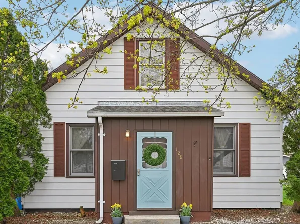 128 East Franklin Street, Portage, WI 53901