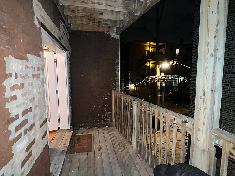 905 W Cornelia Ave #2W — Photo 8