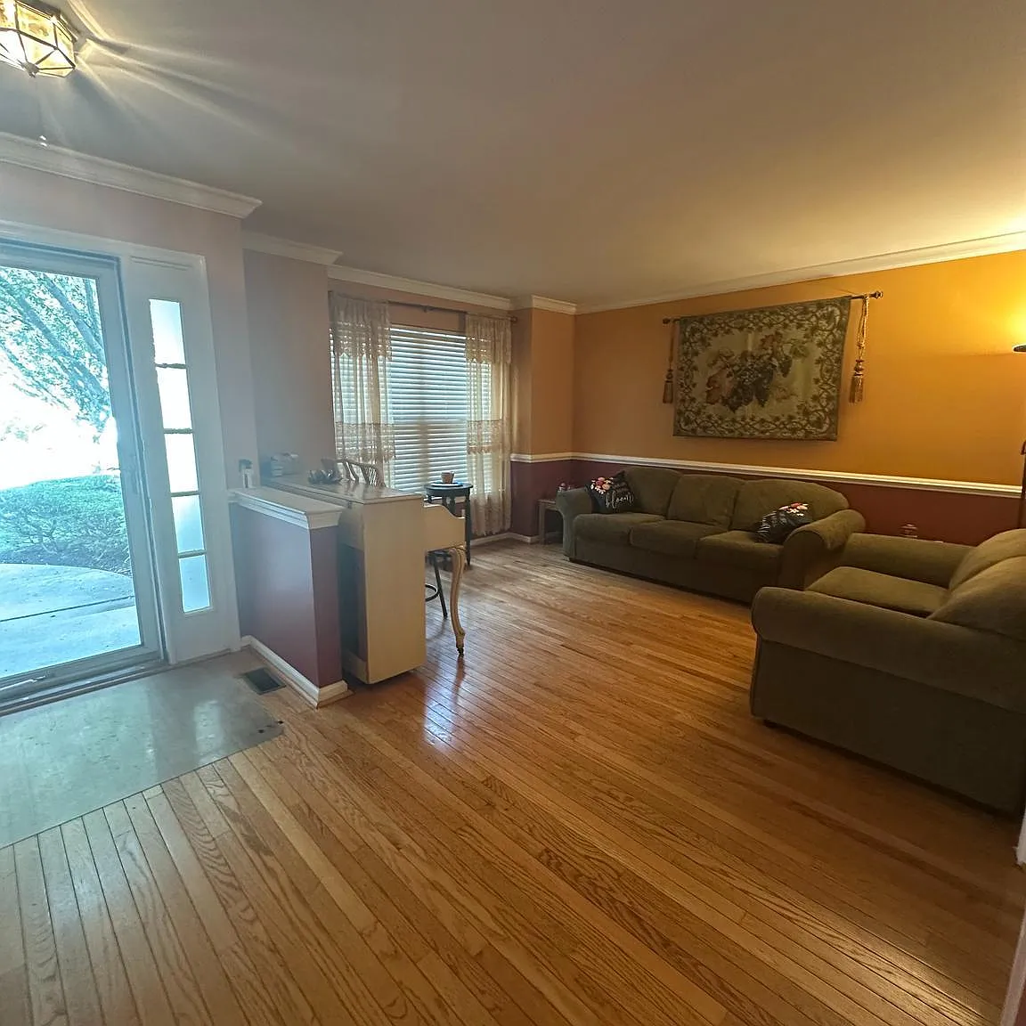 3 bed, 2.5 bath, 2328 sqft, $3,600 — Photo 4