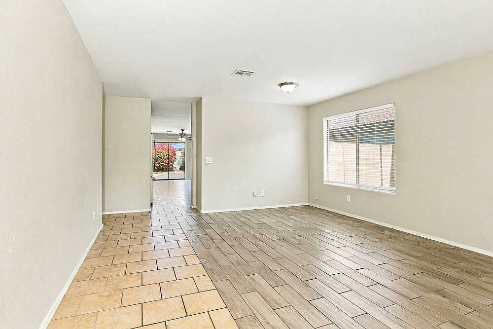 3 bed, 2.0 bath, 1528 sqft, $2,215 — Photo 3