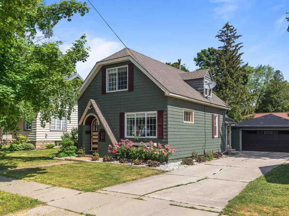 1275 Porlier St, Green Bay, WI 54301