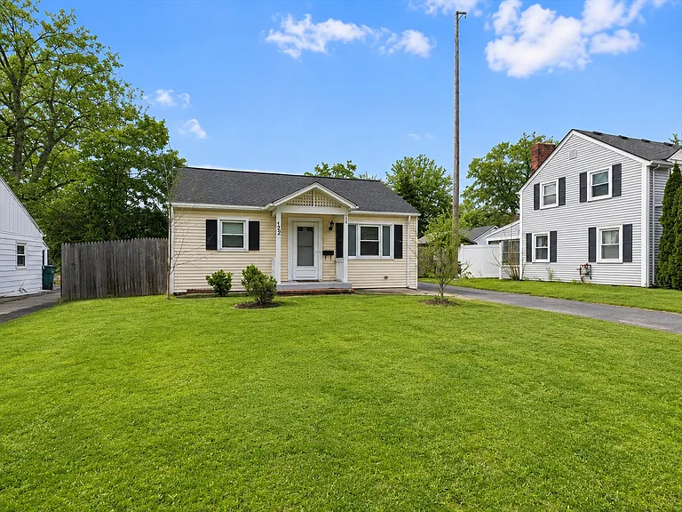 122 Westfall Rd — Photo 3